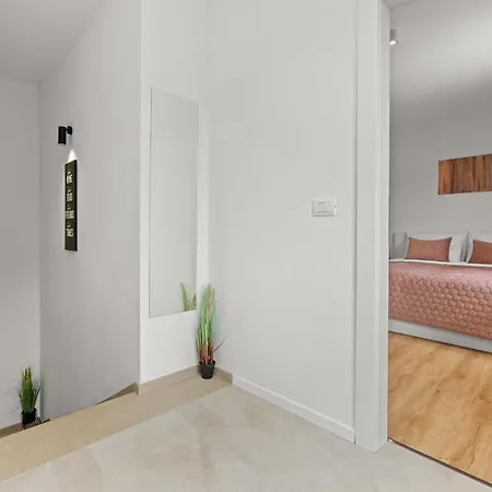 Minka Near Pula For 4 People With Private Pool And Jacuzzi * Marcana