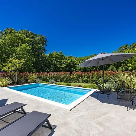 Villa Minka Near Pula For 4 People With Private Pool And Jacuzzi