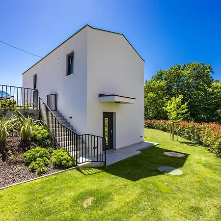 Villa Minka Near Pula For 4 People With Private Pool And Jacuzzi Marčana