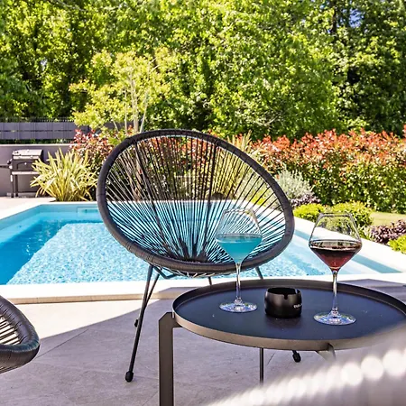 Minka Near Pula For 4 People With Private Pool And Jacuzzi * Marčana