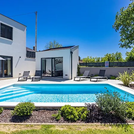 Minka Near Pula For 4 People With Private Pool And Jacuzzi Villa